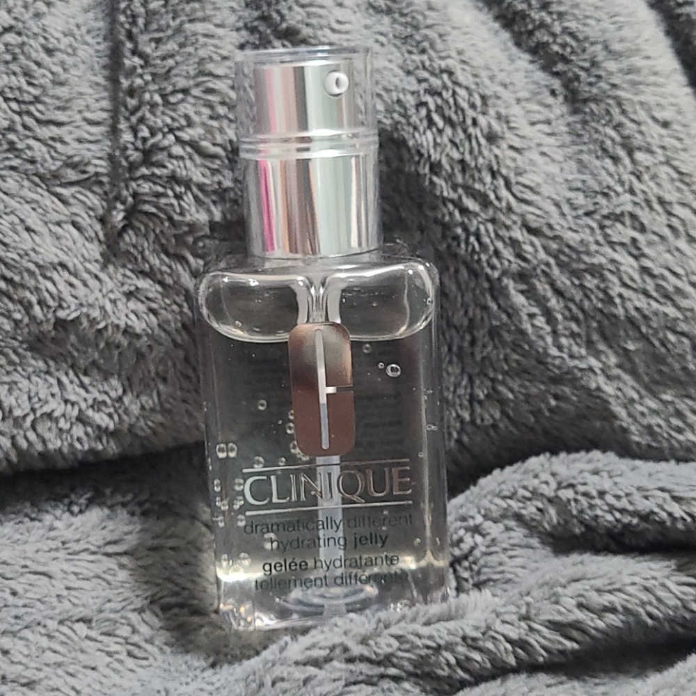 Clinique Dramatically Different Hydrating Jelly